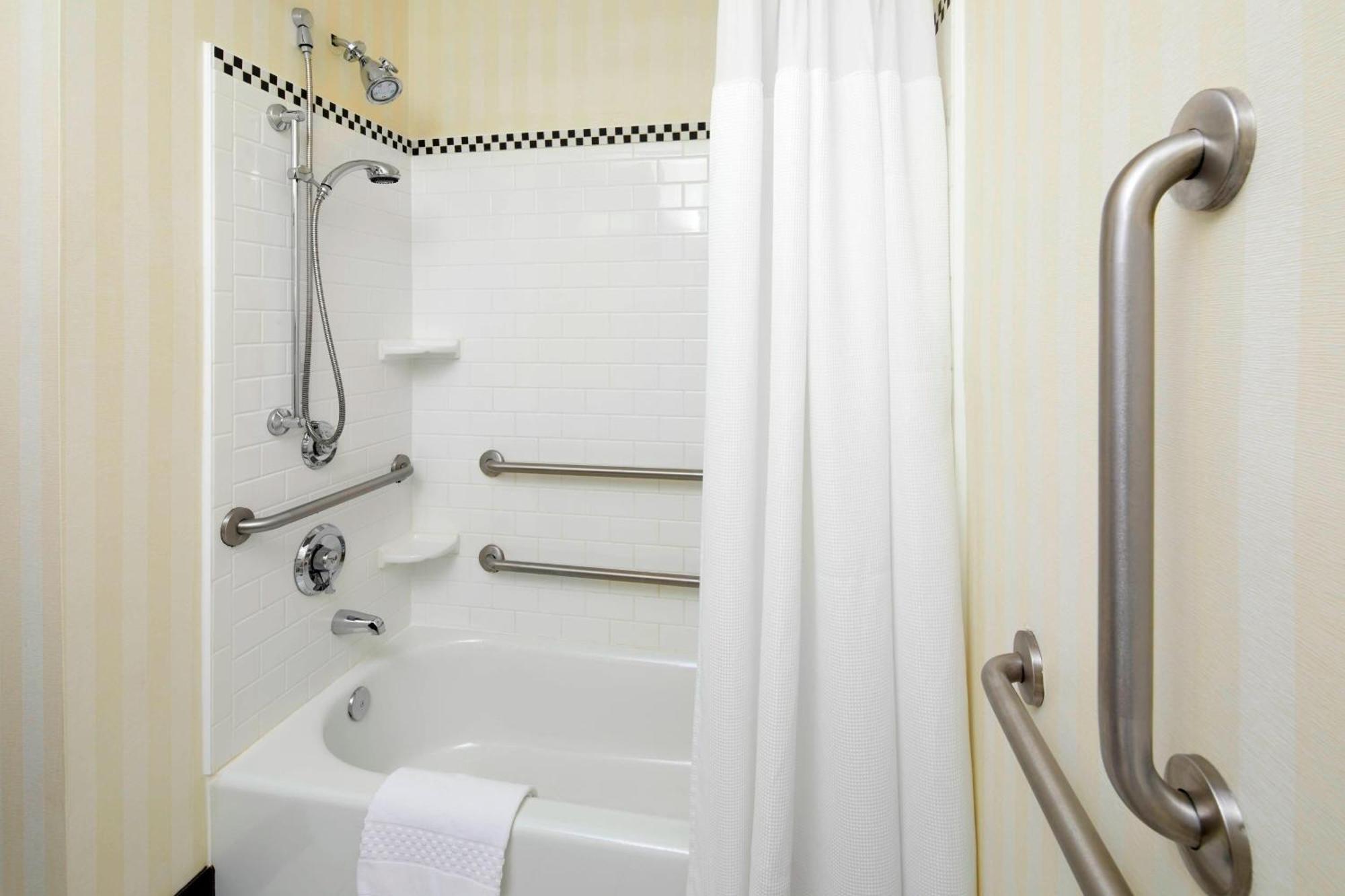 Fairfield Inn & Suites By Marriott Cumberland Eksteriør billede
